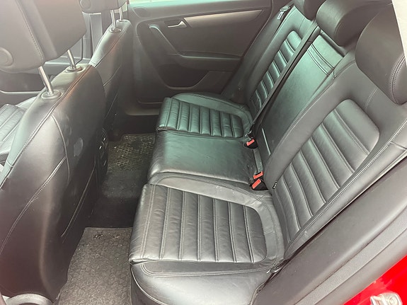 Volkswagen Passat 9 of 9