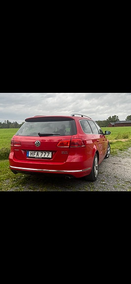 Volkswagen Passat 2 of 9