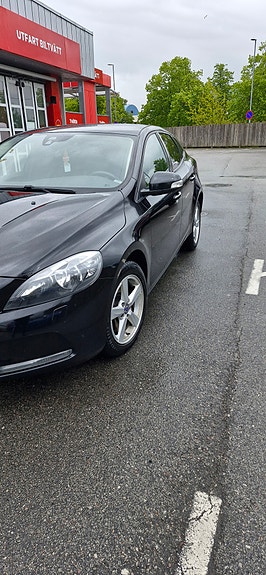 Volvo V40 8 of 9