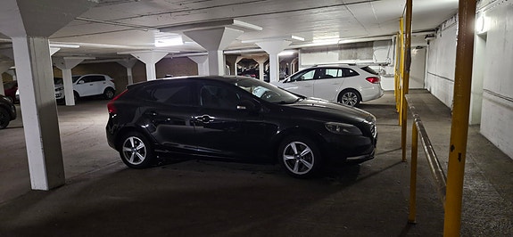 Volvo V40 7 of 9