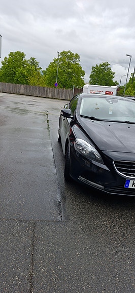 Volvo V40 4 of 9