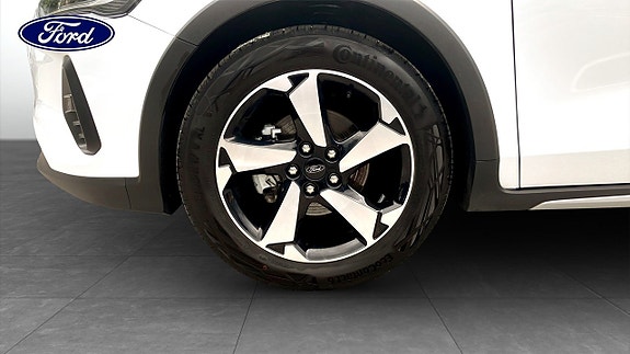 Ford Focus 7 of 12