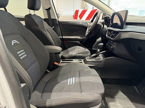 Ford Focus 10 of 12