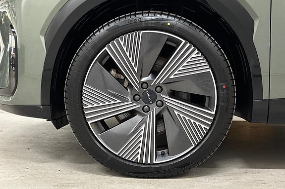 Lynk & Co 08 11 of 30