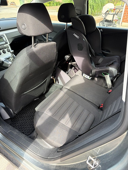 Volkswagen Passat 4 of 9