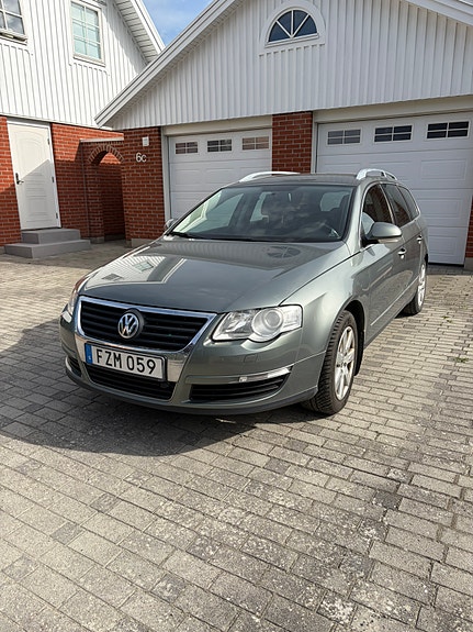 Volkswagen Passat 2 of 9