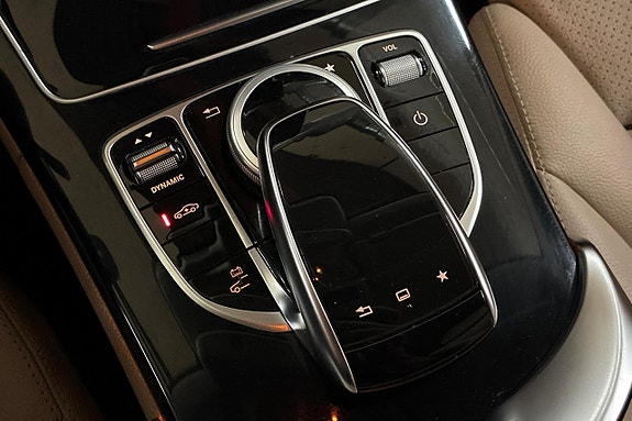 Mercedes-Benz C350 24 of 30