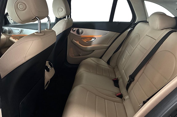 Mercedes-Benz C350 13 of 30