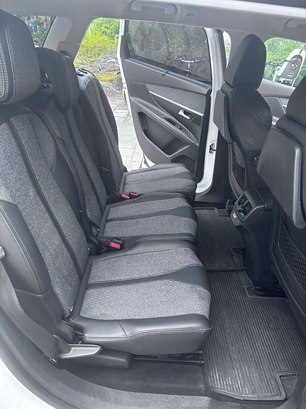 Peugeot 5008 8 of 11