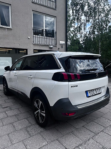 Peugeot 5008 3 of 11