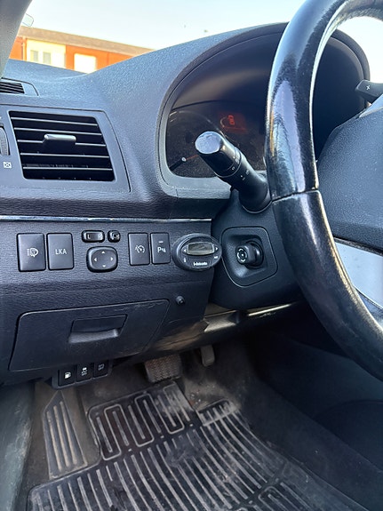 Toyota Avensis 3 of 5