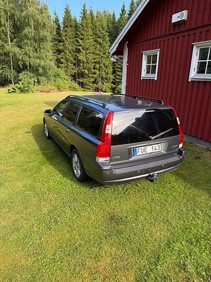 Volvo V70 4 of 7