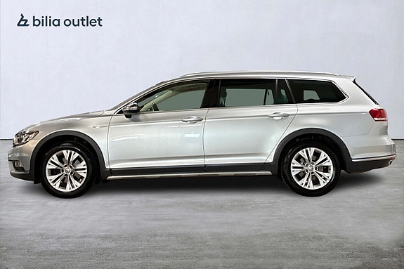 Volkswagen Passat Alltrack 9 of 25