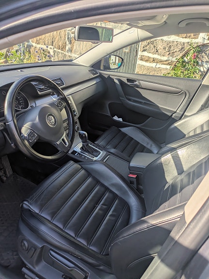 Volkswagen Passat 3 of 10