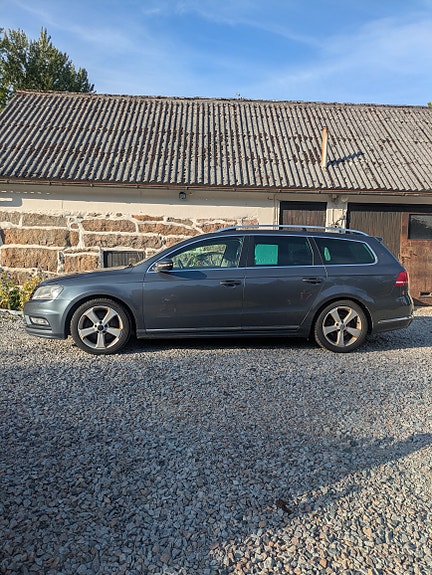 Volkswagen Passat 2 of 10