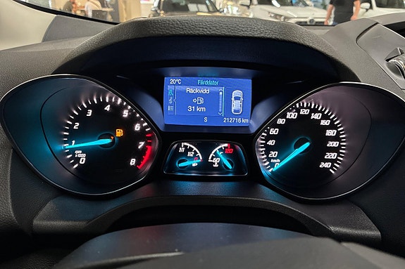 Ford Kuga 17 of 21