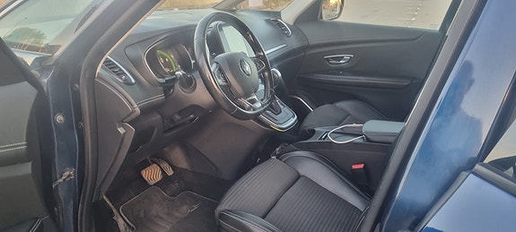 Renault Grand Scenic IV 9 of 11