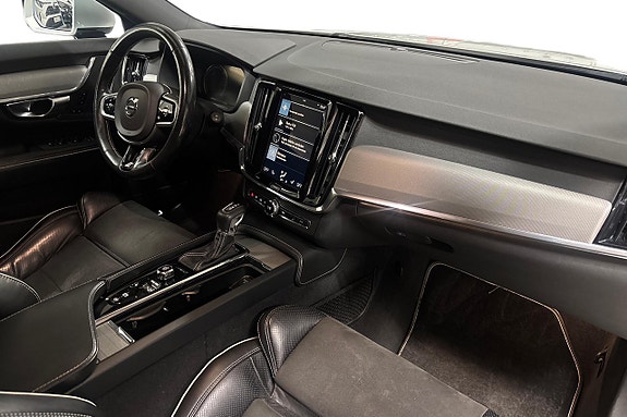 Volvo V90 14 of 30