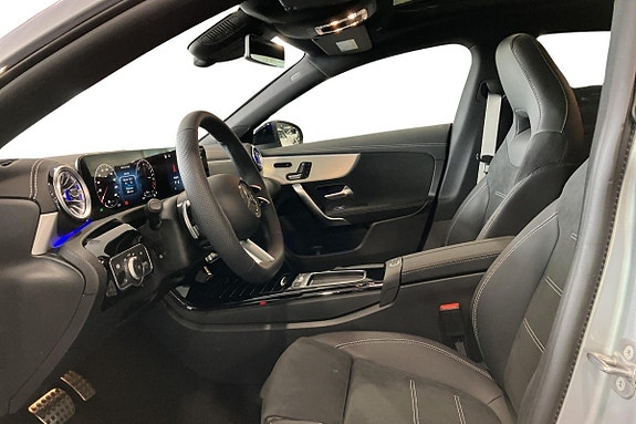 Mercedes-Benz CLA250 e 11 of 13