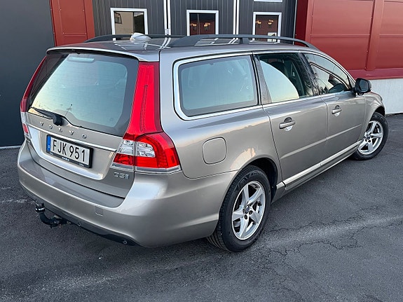 Volvo V70 5 of 19