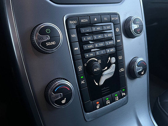 Volvo V70 13 of 19