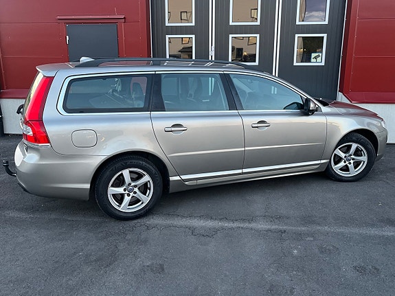 Volvo V70 7 of 19
