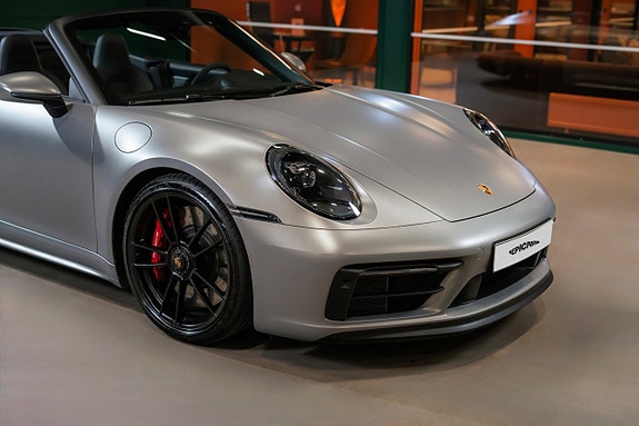 Porsche 911 2 of 28