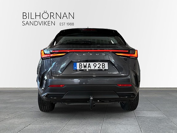 Lexus NX350h 8 of 21