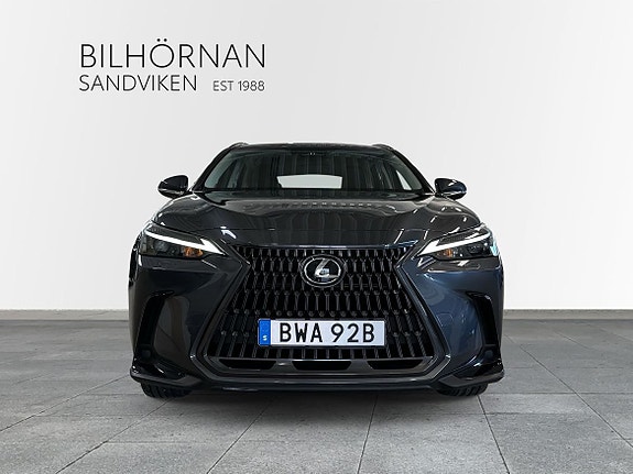 Lexus NX350h 10 of 21