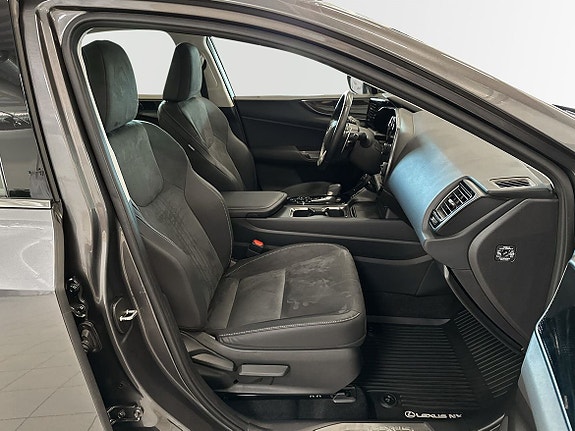 Lexus NX350h 12 of 21