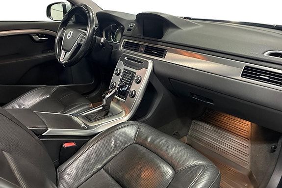 Volvo V70 16 of 27