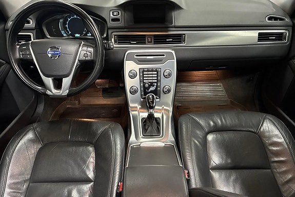 Volvo V70 12 of 27
