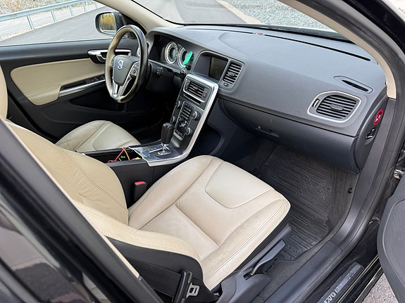 Volvo V60 5 of 6