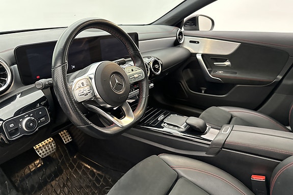 Mercedes-Benz CLA200 28 of 28