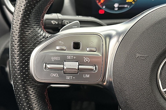 Mercedes-Benz CLA200 22 of 28