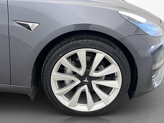 Tesla Model 3 15 of 30