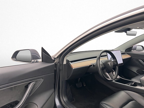 Tesla Model 3 11 of 30