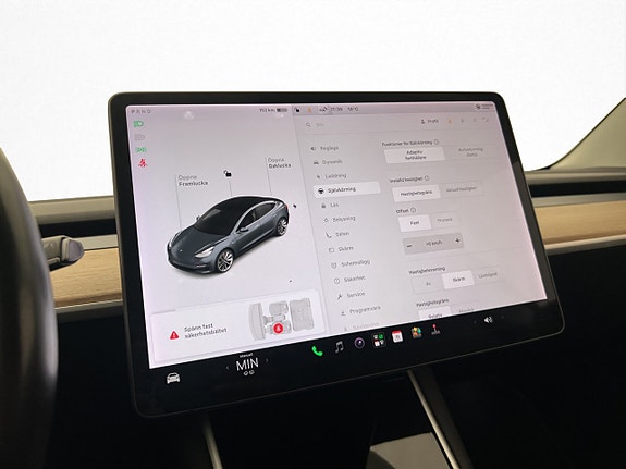 Tesla Model 3 26 of 30