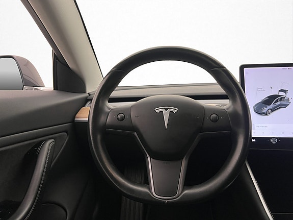 Tesla Model 3 21 of 30