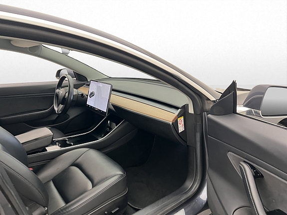 Tesla Model 3 17 of 30