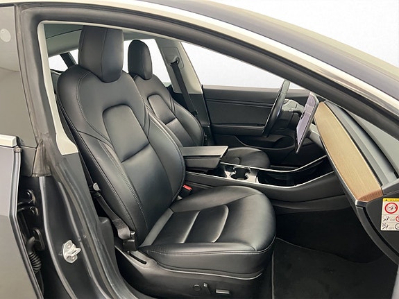 Tesla Model 3 16 of 30