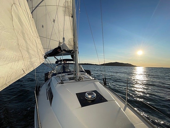 Hanse 320 i mycket gott skick 4 of 28