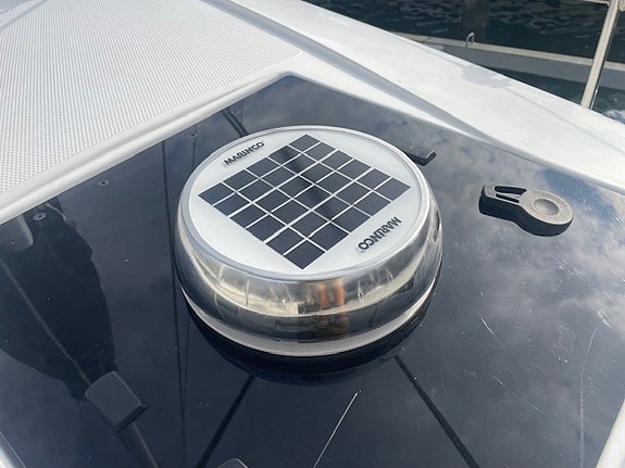 Hanse 320 i mycket gott skick 10 of 28