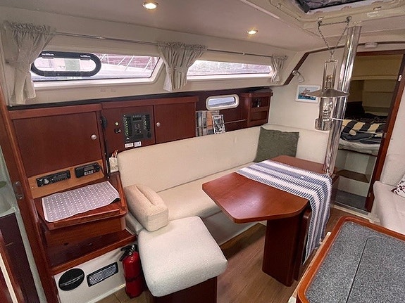 Hanse 320 i mycket gott skick 20 of 28