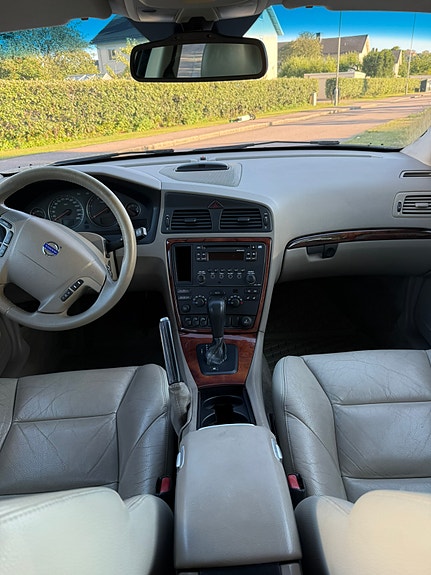 Volvo V70 4 of 4