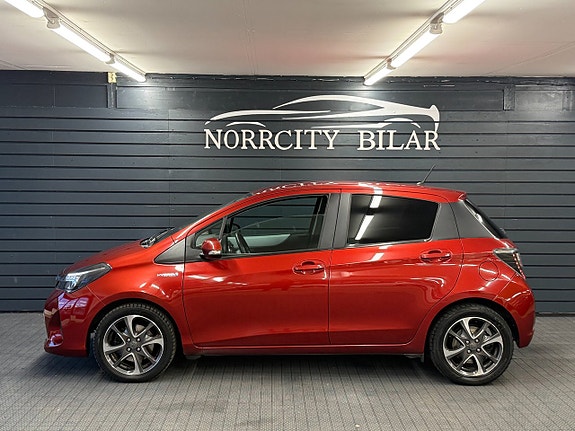 Toyota Yaris 2 of 12