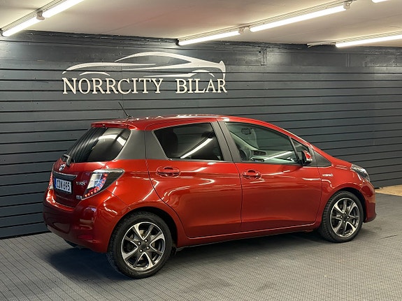 Toyota Yaris 4 of 12