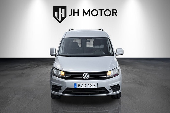 Volkswagen Caddy Maxi 8 of 21