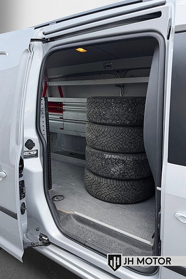 Volkswagen Caddy Maxi 16 of 21