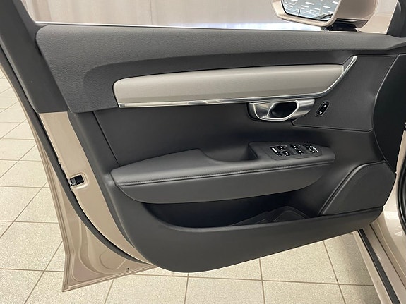 Volvo V90 14 of 30